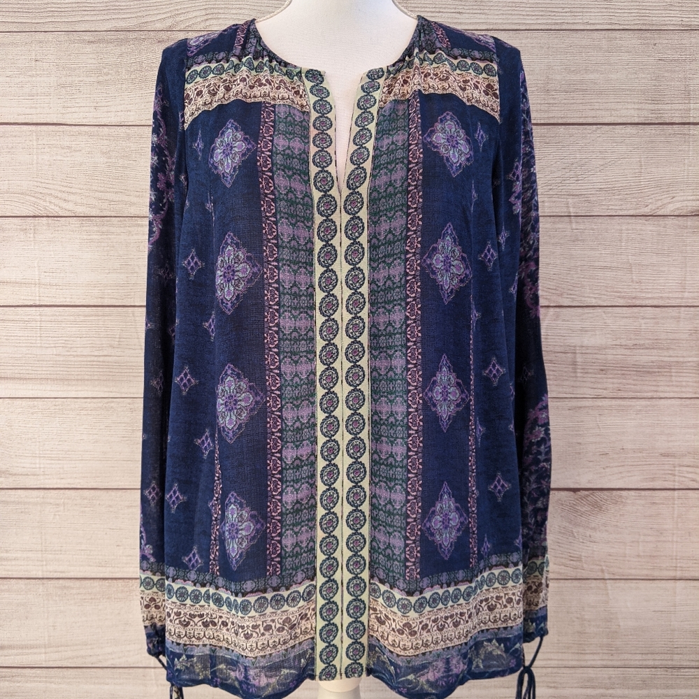Lucky Brand top, size large in excellent condition